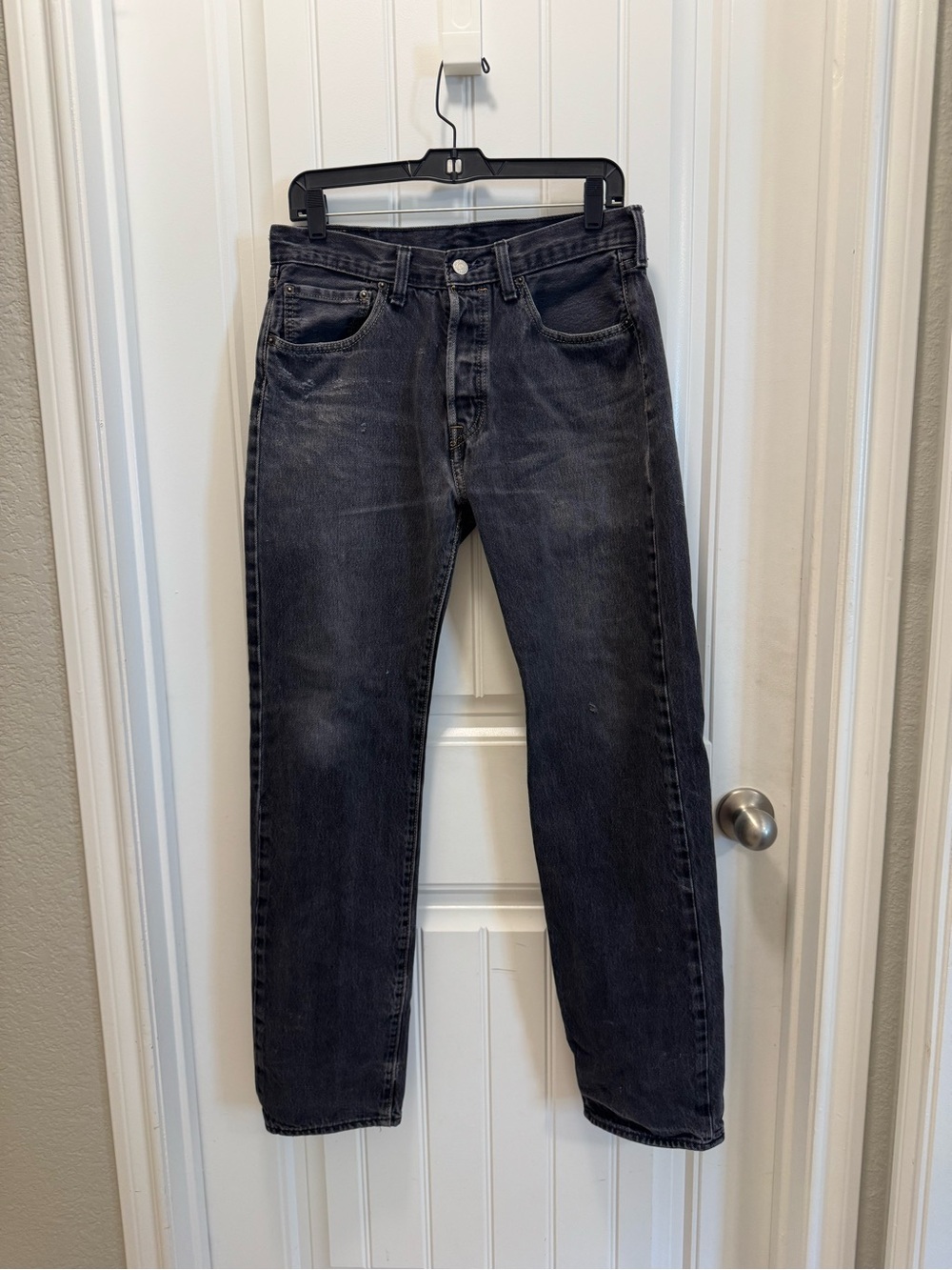 Levi's 501 Men’s Straight Leg Denim Jeans Black Button Fly Semi Distressed 32x32